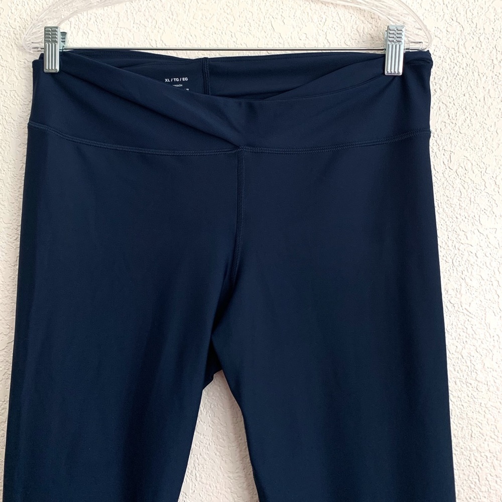 NWT Under Armour anklet compression leggings. - Picture 4 of 6